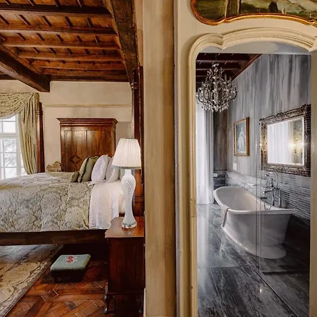 Castello Di Casalborgone, Luxury Italian Castle Otel 5*