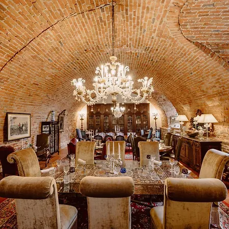 Otel Castello Di Casalborgone, Luxury Italian Castle 5*