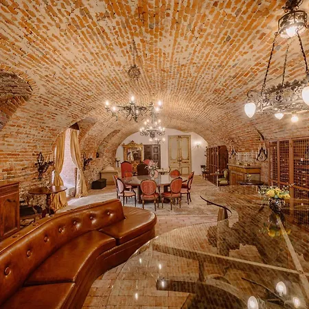 Castello Di Casalborgone, Luxury Italian Castle 5* Casalborgone