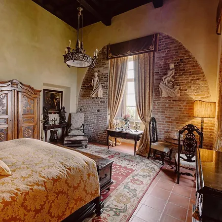 Castello Di Casalborgone, Luxury Italian Castle 5* Casalborgone