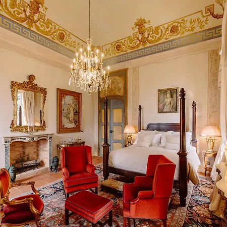 Castello Di Casalborgone, Luxury Italian Castle Otel