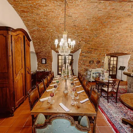 Castello Di Casalborgone, Luxury Italian Castle 5* Casalborgone