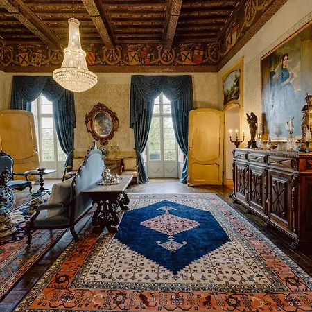 Castello Di Casalborgone, Luxury Italian Castle Hotell 5*
