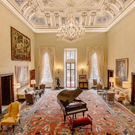 Otel Castello Di Casalborgone, Luxury Italian Castle 5*