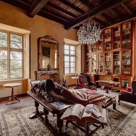 Castello Di Casalborgone, Luxury Italian Castle Otel