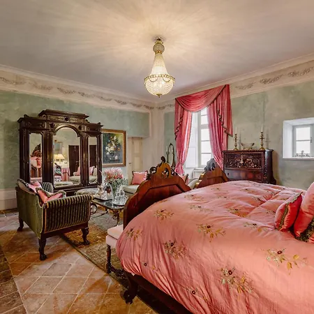 Castello Di Casalborgone, Luxury Italian Castle 5* Casalborgone
