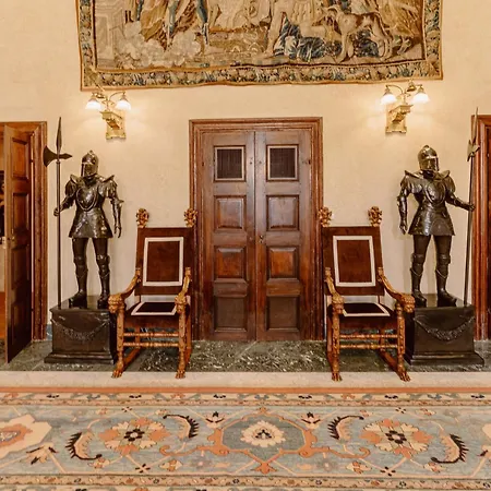 Castello Di Casalborgone, Luxury Italian Castle Otel 5*