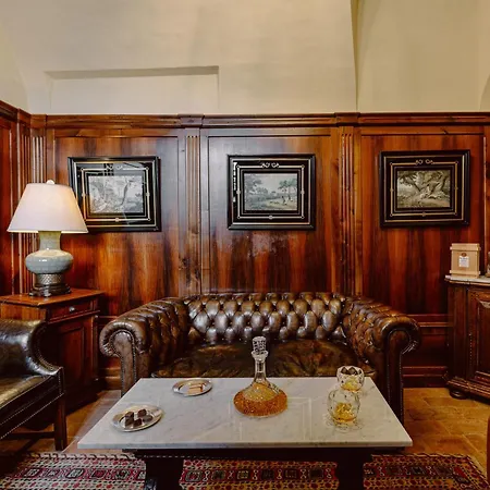 Castello Di Casalborgone, Luxury Italian Castle Otel