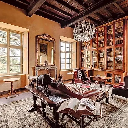 Castello Di Casalborgone, Luxury Italian Castle فندق