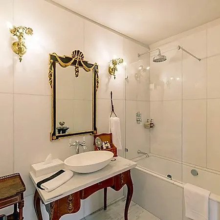 Hotel Castello Di Casalborgone, Luxury Italian Castle Casalborgone