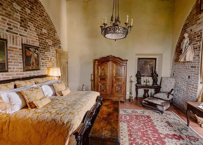 Castello Di Casalborgone, Luxury Italian Castle Hotell