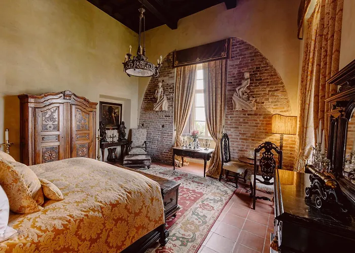 Castello Di Casalborgone, Luxury Italian Castle 5* Casalborgone