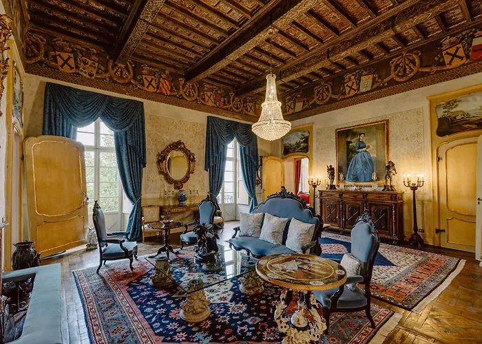 Castello Di Casalborgone, Luxury Italian Castle Hotell 5*