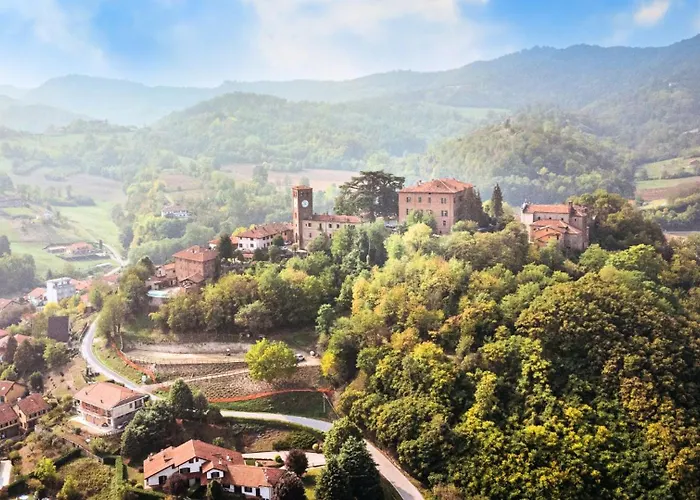 Castello Di Casalborgone, Luxury Italian Castle Hotell Casalborgone